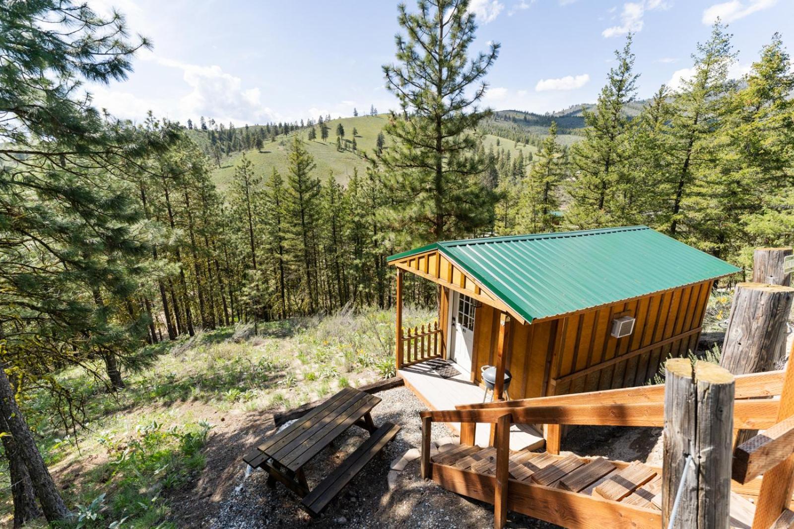 Echo Valley Resort + Cabins Manson Exterior photo
