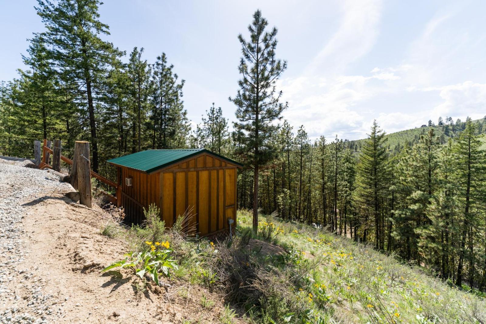 Echo Valley Resort + Cabins Manson Exterior photo
