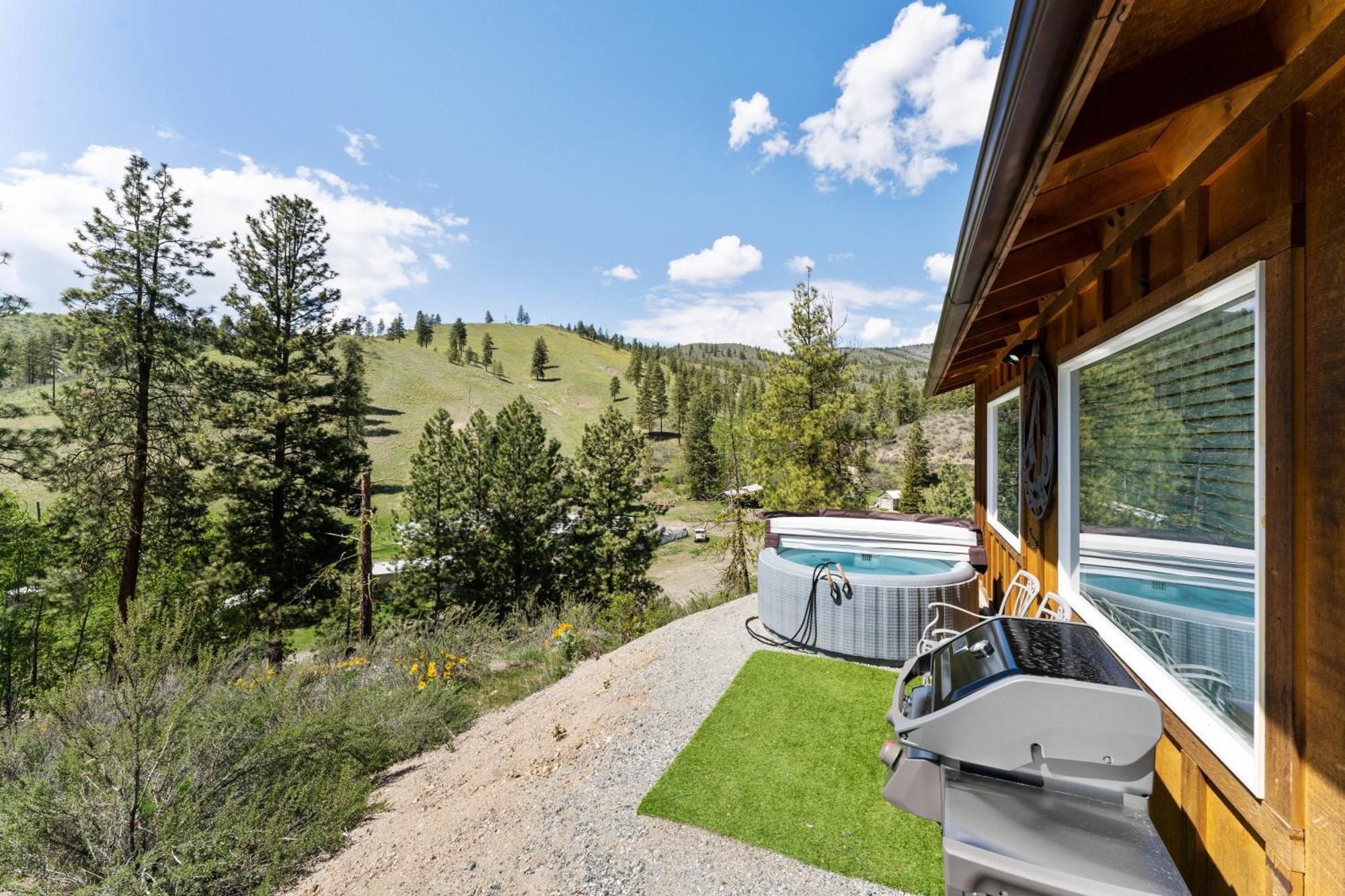 Echo Valley Resort + Cabins Manson Exterior photo